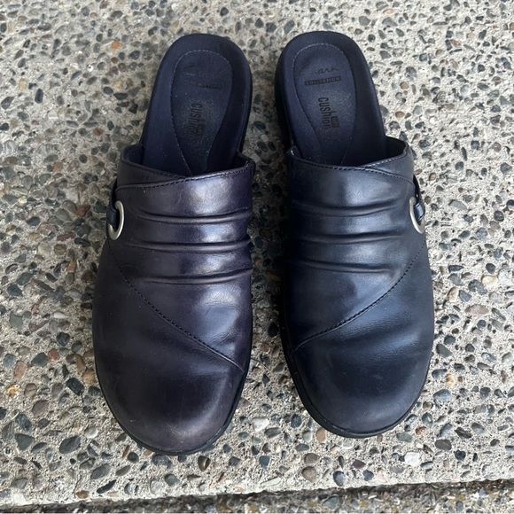 Clarks Collection Soft Cushion Slip On Sandals Women 8 Navy Leather Casual - Picture 2 of 8